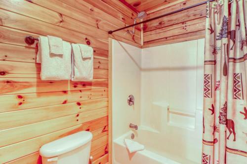 3 Bed 3 Bath Vacation Home In Whittier