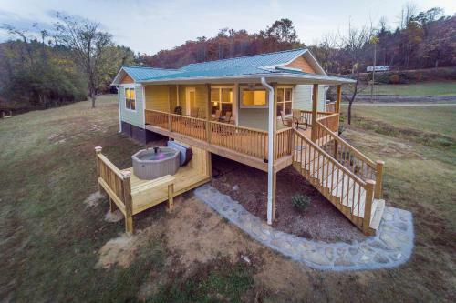 2 Bed 2 Bath Vacation Home In Whittier III