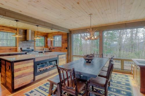 2 Bed 2 Bath Vacation Home In Whittier VI