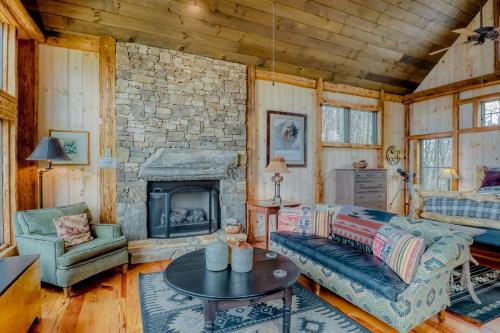 2 Bed 2 Bath Vacation Home In Whittier VI
