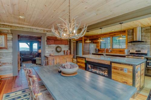 2 Bed 2 Bath Vacation Home In Whittier VI
