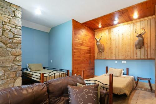 4 Bed 4 Bath Vacation Home In Whittier