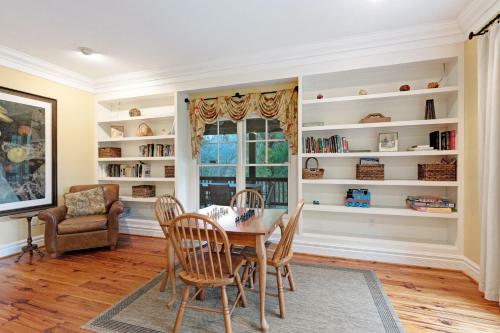4 Bed 4 Bath Vacation Home In Whittier