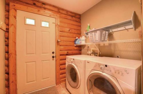 Rippling Waters Lodge Cabin