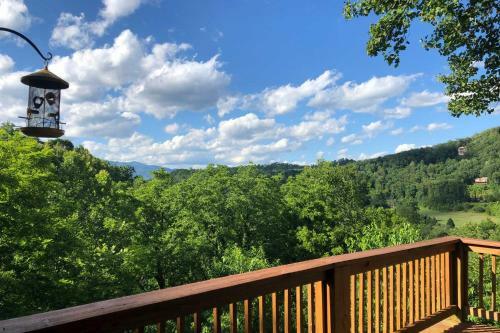 Apartamento Green Shadows Scenic Whittier Condo With Fireplace!