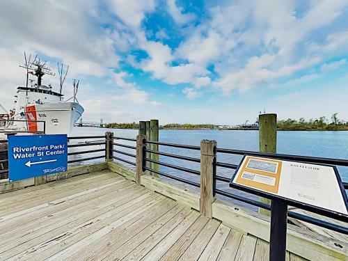 Apartamento Historic District Condo With River Views & Balcony Condo