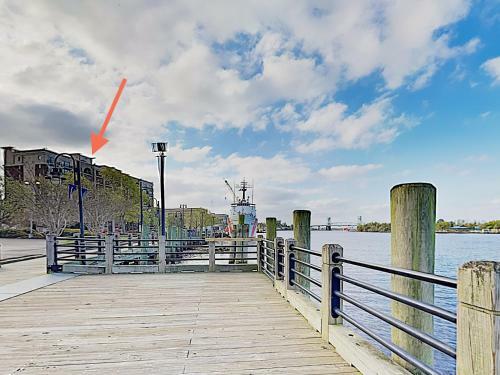 Apartamento Downtown Condo With River View, Near Shops & Beaches Condo