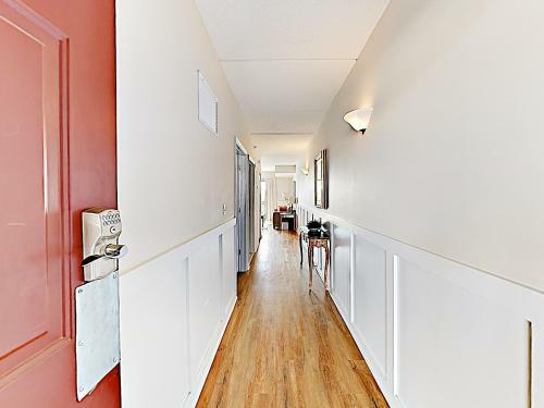 Apartamento Downtown Condo With River View, Near Shops & Beaches Condo