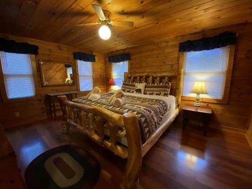 Shady Ridge Lodge Cabin