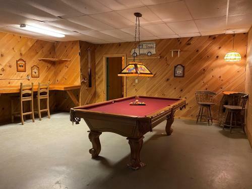 Shady Ridge Lodge Cabin