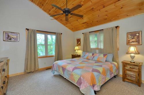 Beautiful Mountain Cabin With Cottage! Home