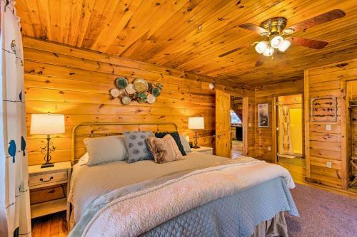 Secluded Mountain-view Cabin With Great Porch!