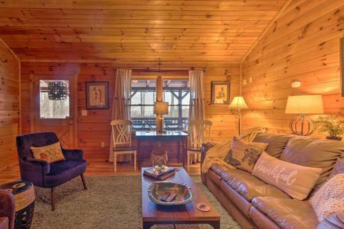 Secluded Mountain-view Cabin With Great Porch!