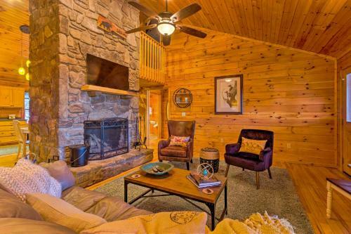 Secluded Mountain-view Cabin With Great Porch!