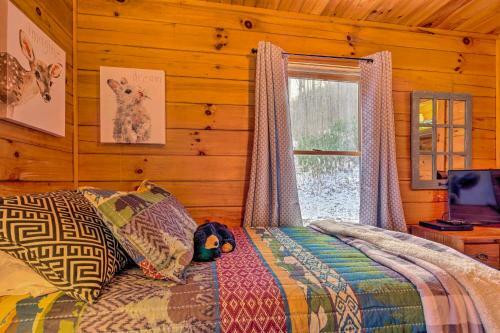 Secluded Mountain-view Cabin With Great Porch!