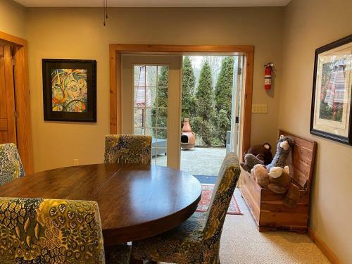 Holly Hill Lodge Home