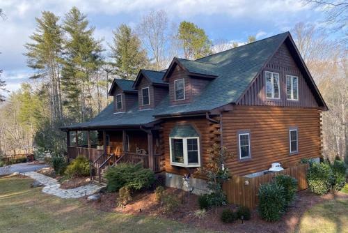 Holly Hill Lodge Home