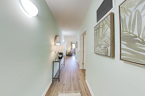 Apartamento Historic River-view Condo - Walkable Locale
