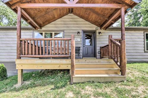 Cozy Cabin With Hot Tub And Deck In Hocking Hills!