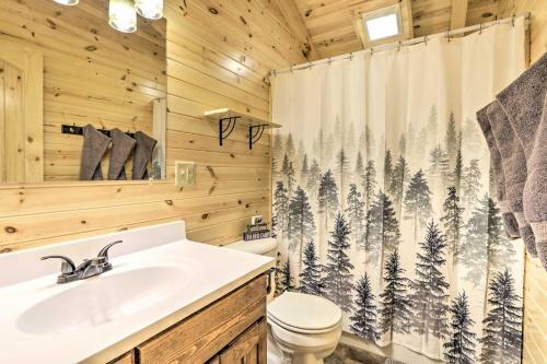 Cozy Cabin With Hot Tub And Deck In Hocking Hills!