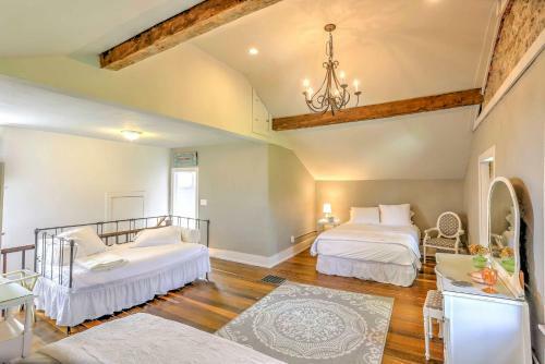 Historic Ottawa Lake House Deck, Barn And 96 Acres!