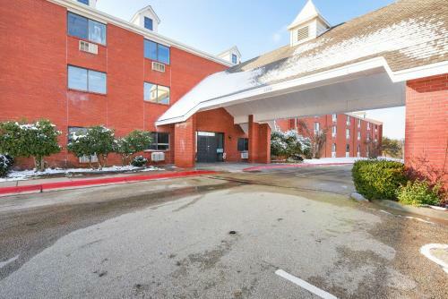 Oyo Hotel Edmond - University Of Central Oklahoma