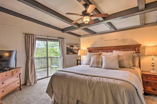 Waters Edge Retreat With Dock, Deck And Kayaks!