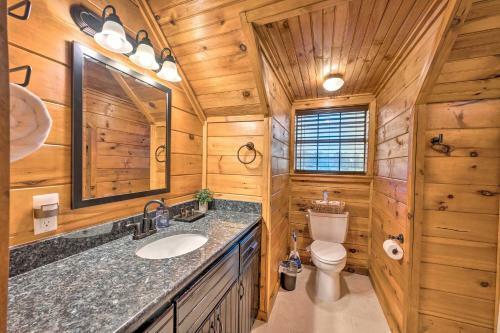 Broken Bow Retreat With Game Room And Hot Tub!