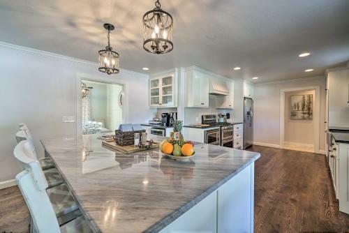 Casual Yet Elegant, Spacious Nw Oklahoma City Home