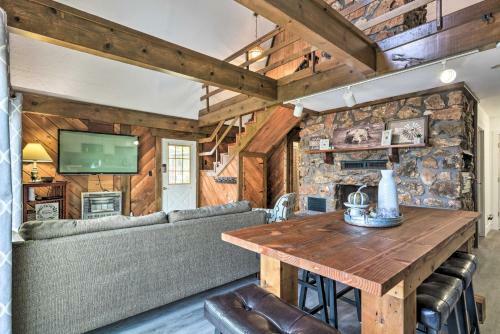 Family Cabin With Deck And Grand Lake Views!