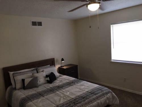 Quiet Townhouse Close To Fort Sill!