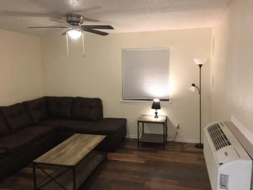 Two-bed One-bath Downstairs Close To Fort Sill!
