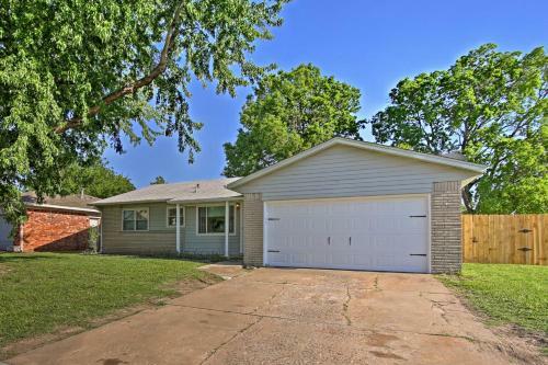 Spacious House With Yard - Mins From Downtown Tulsa!