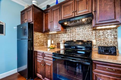Apartamento Astoria Painted Lady Historic Apt With River View!