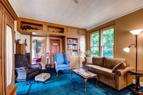 Apartamento Astoria Painted Lady Historic Apt With River View!