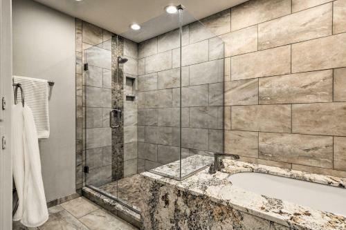 Upscale House With Pool - By Historic Route 66!