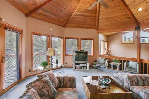 Big River Hideaway
