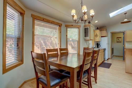 Huckleberry Cottage