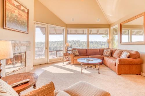 River Ridge Three-bedroom Condos