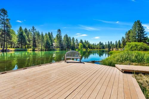 Apartamento New Listing! Duplex On Deschutes River With Hot Tub Duplex