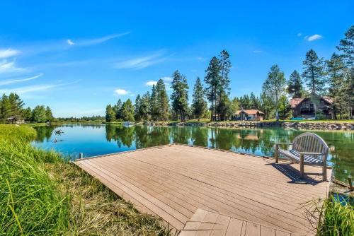 Apartamento New Listing! Duplex On Deschutes River With Hot Tub Duplex
