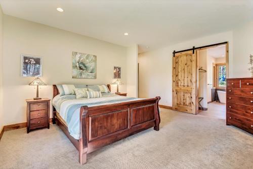 Apartamento New Listing! Duplex On Deschutes River With Hot Tub Duplex