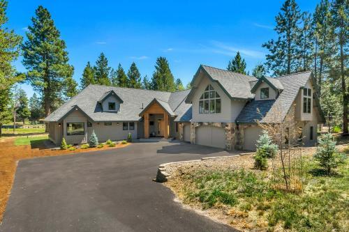 Apartamento New Listing! Duplex On Deschutes River With Hot Tub Duplex