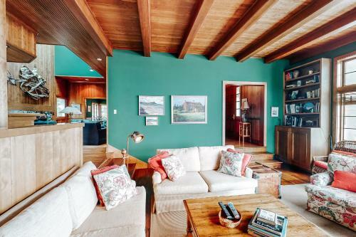Extraordinary Ocean View On The Park Beach House Property