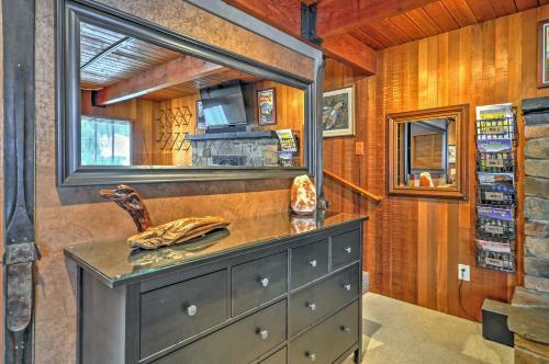 Inviting Mt Hood Cabin With Deck 1 Mi To Skibowl!