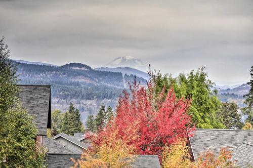 Group-friendly Hood River House With Deck, Game Room
