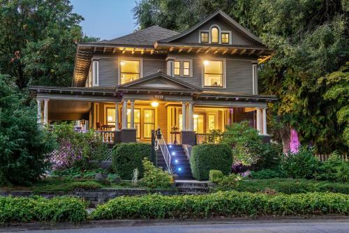 Bed & Breakfast Inn At The Gorge