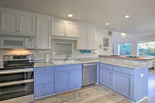 Relaxing Coastal Escape 450 Feet To The Beach