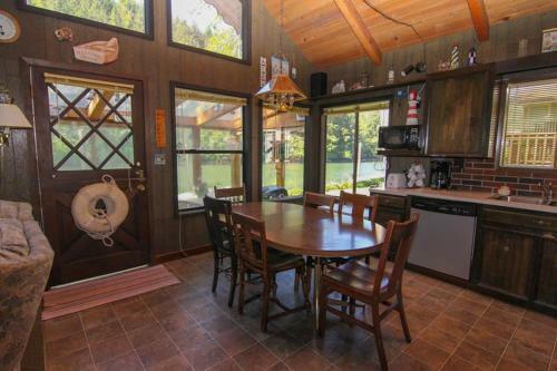 The Crabbing Cabin