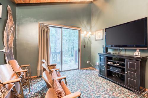 Zigzag Lodge